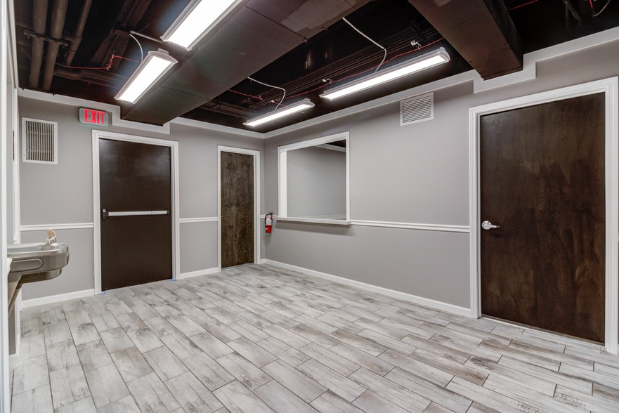 More Photos Of 25300 Lorain Rd, North Olmsted Medical For Lease