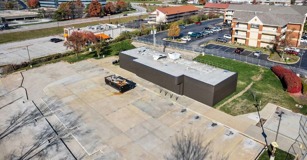 Primary Photo Of 11829 Lackland Rd, Saint Louis Freestanding For Sale