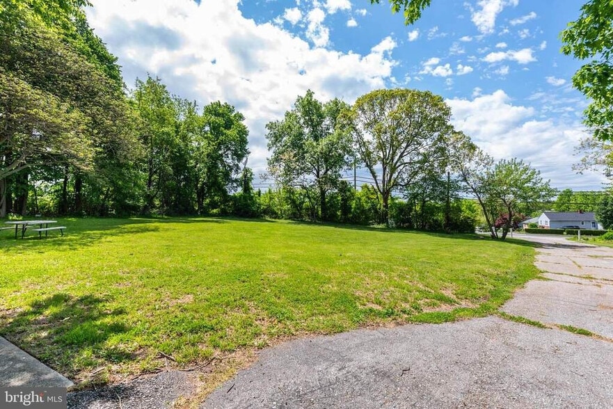 More Photos Of 6712 Dogwood Rd, Woodlawn Schools For Sale