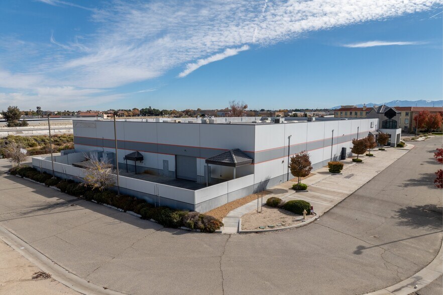 More Photos Of 1759 W Avenue J12, Lancaster Freestanding For Lease