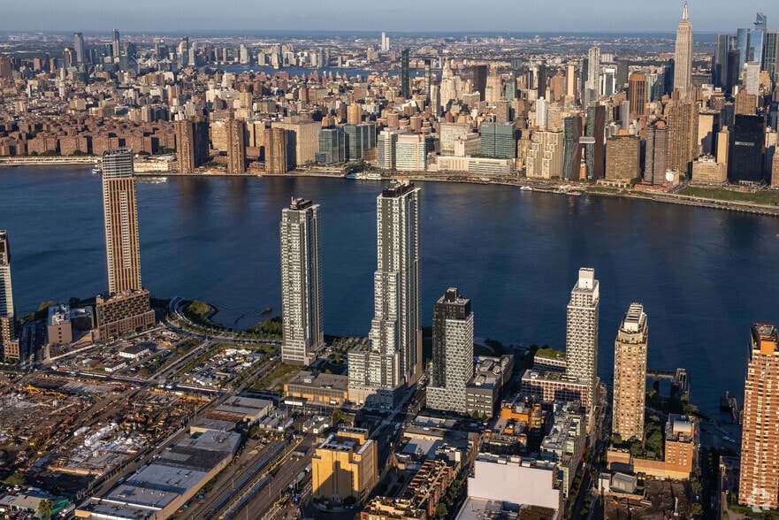 More Photos Of 5203 Center Blvd, Long Island City Apartments For Lease
