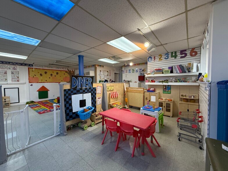 More Photos Of 118 W Boylston St, Worcester Freestanding For Sale