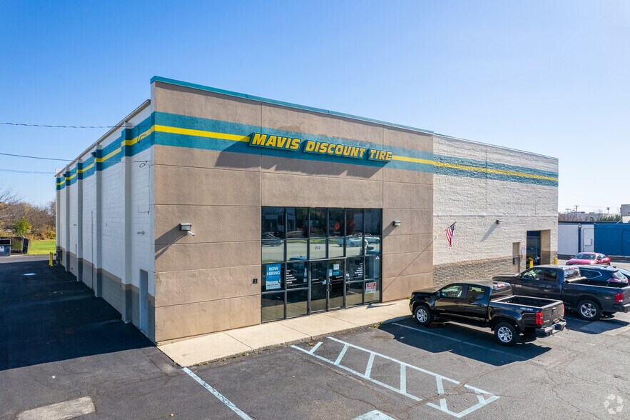 Primary Photo Of 763 Bethlehem Pike, Montgomeryville Freestanding For Sale