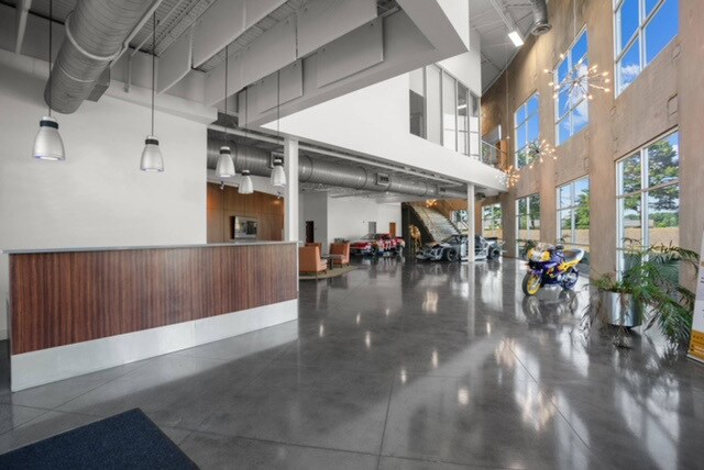 More Photos Of 301 Welcome Center Blvd, Lexington Flex For Sale