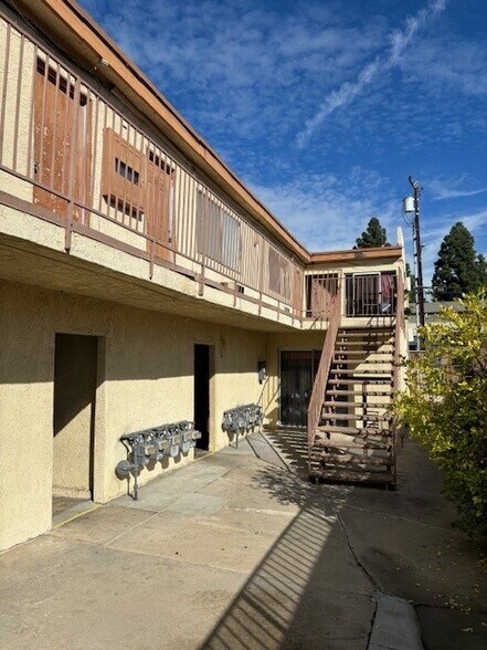 More Photos Of 717-721 Garfield St, Santa Ana Apartments For Sale