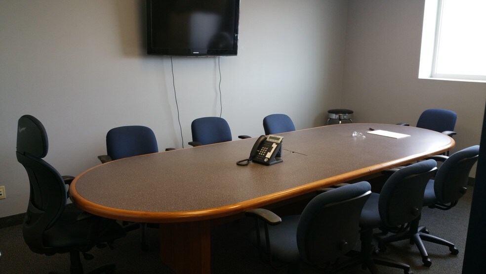 More Photos Of 9605 48th St SE, Calgary Service For Lease