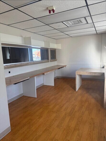 More Photos Of 50 Old Village Rd, Columbus Office For Lease