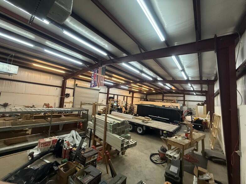 More Photos Of 850500 Us-17, Yulee Warehouse For Lease