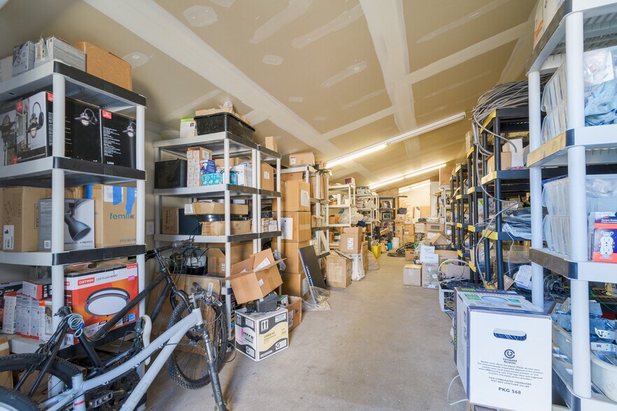 More Photos Of 2150 Cross St, Eugene Service For Lease