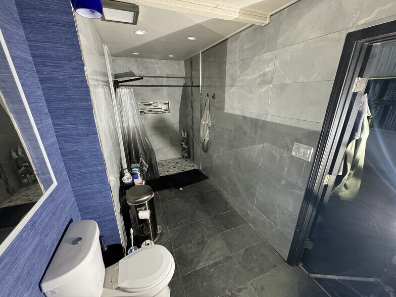 More Photos Of 1127 Chestnut St, Marysville Warehouse For Sale