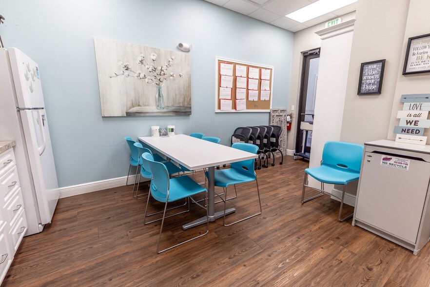 More Photos Of 809 County Road 466, Lady Lake Office For Sale