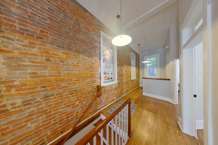 More Photos Of 211 Main St, Annapolis Storefront Retail Office For Lease