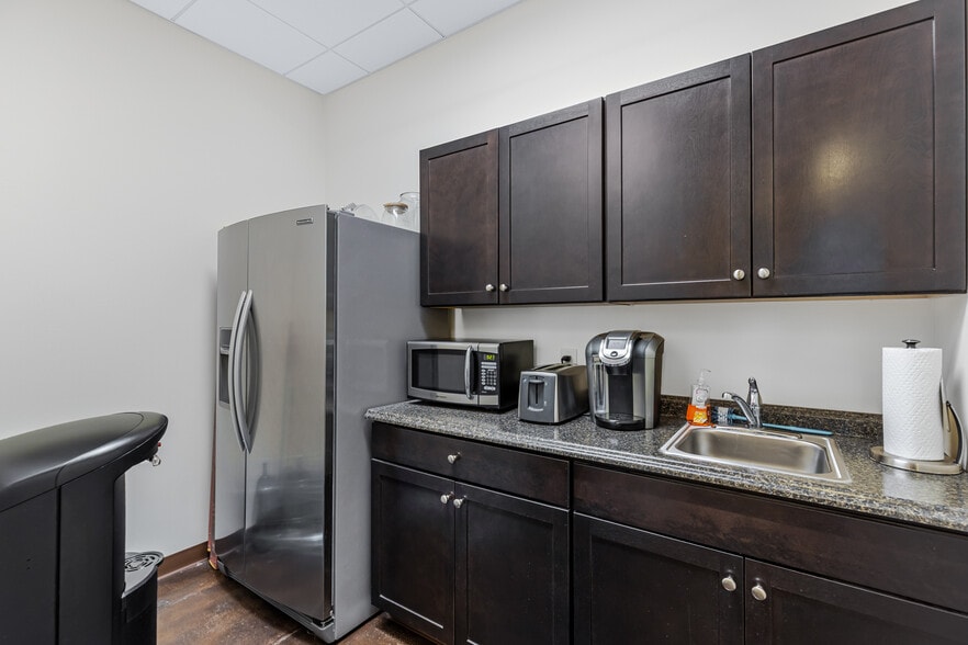 More Photos Of 9927 E Bell Rd, Scottsdale Medical For Sale