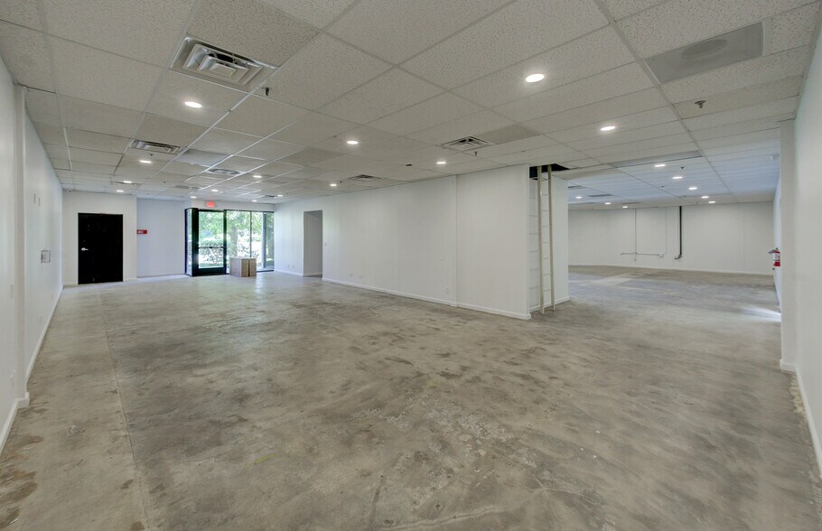 More Photos Of 11990 Hertz St, Moorpark Warehouse For Sale