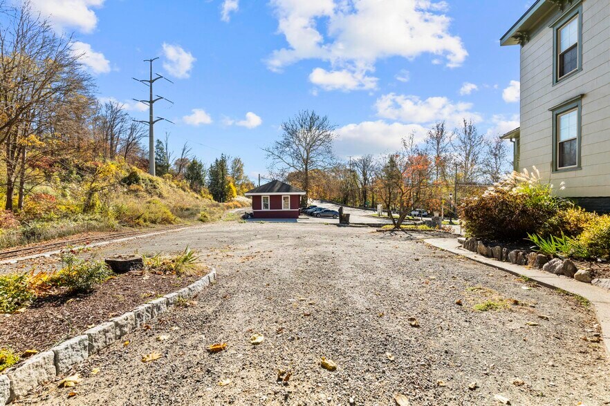 More Photos Of One Tuck's Rd, Brookfield Multifamily For Sale