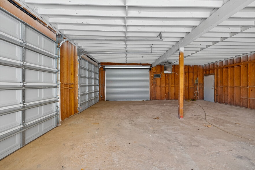 More Photos Of 206-208 W Oldfield St, Lancaster Industrial For Sale