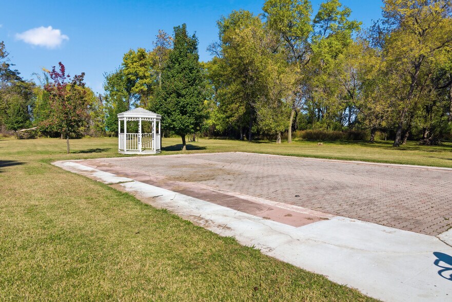 More Photos Of 1 W 81st St, Tulsa Lodge Meeting Hall For Sale
