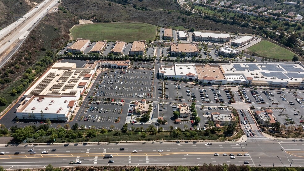 More Photos Of 800-888 New Los Angeles Ave, Moorpark Department Store For Sale