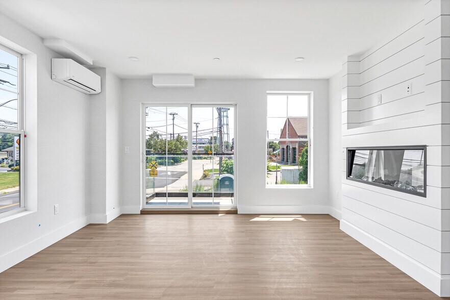 More Photos Of 32 Broadway Ave, Mystic Hotel For Sale