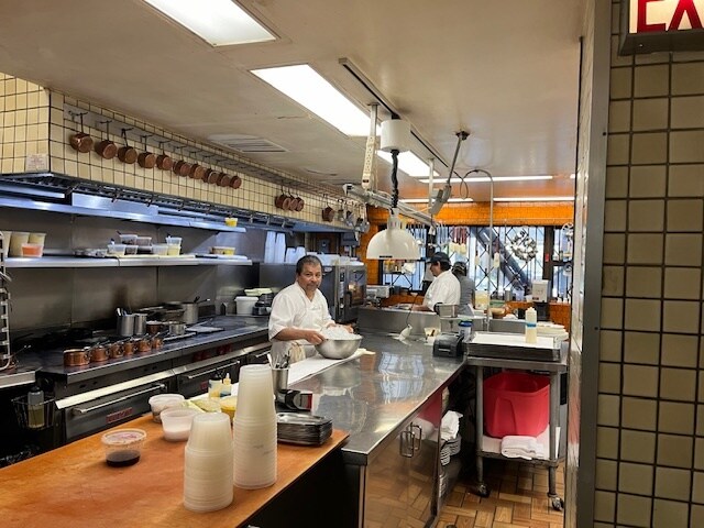 More Photos Of 222 E Ontario St, Chicago Restaurant For Sale