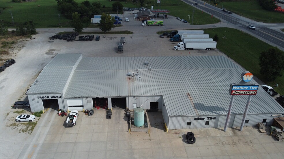 More Photos Of 5535 Arbor Rd, Lincoln Service For Sale