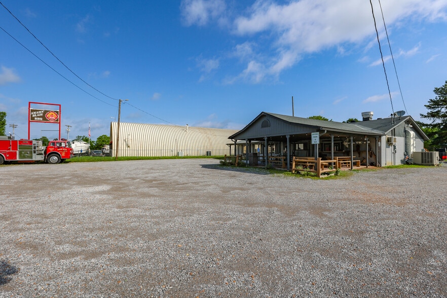 More Photos Of 15649 US-68, Benton Restaurant For Sale