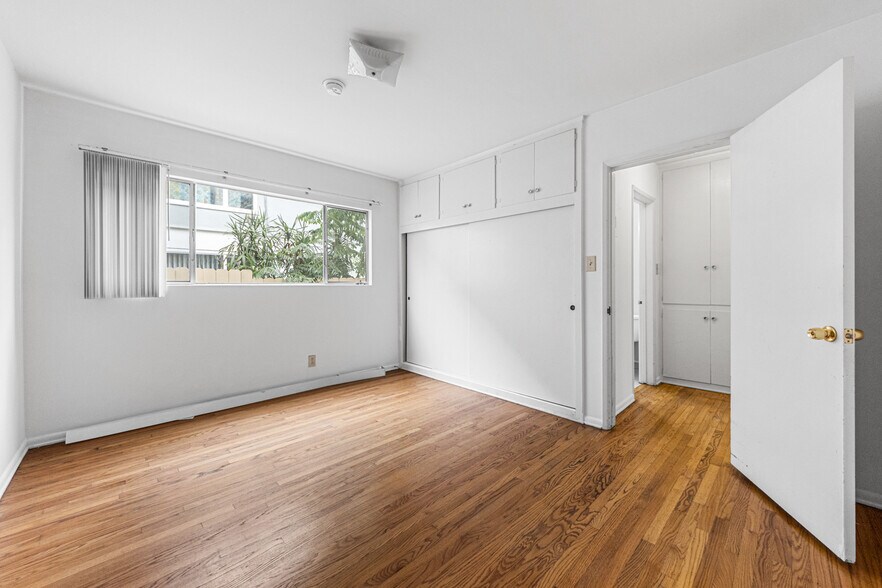 More Photos Of 8536 Saturn St, Los Angeles Apartments For Sale