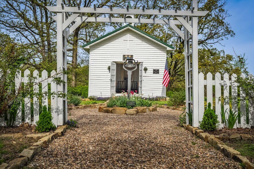 More Photos Of 129 Vaughan Rd, Eldon Lodge Meeting Hall For Sale