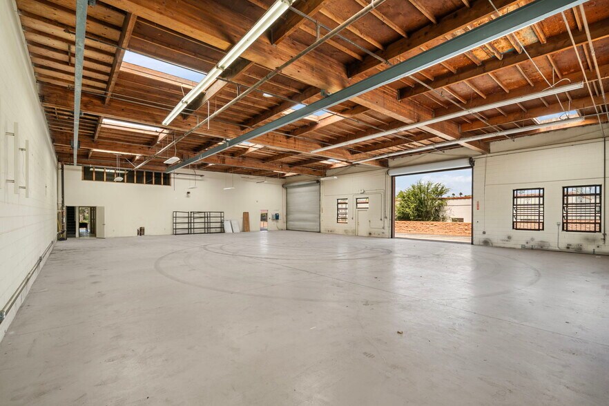 More Photos Of 501 Industrial Way, Fallbrook Manufacturing For Lease