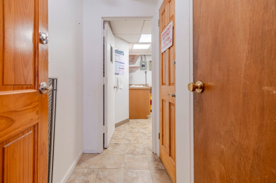 More Photos Of 3232 Francis Lewis Blvd, Flushing General Retail For Lease