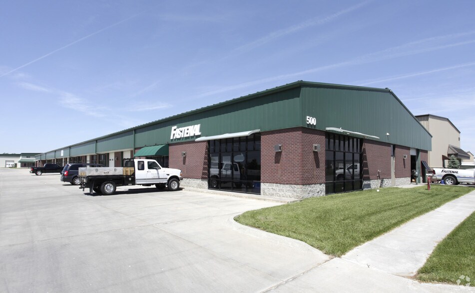 More Photos Of 500 W South St, Lincoln Flex For Lease