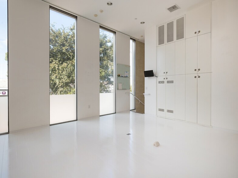 More Photos Of 208 Main St, El Segundo Loft Creative Space For Sale