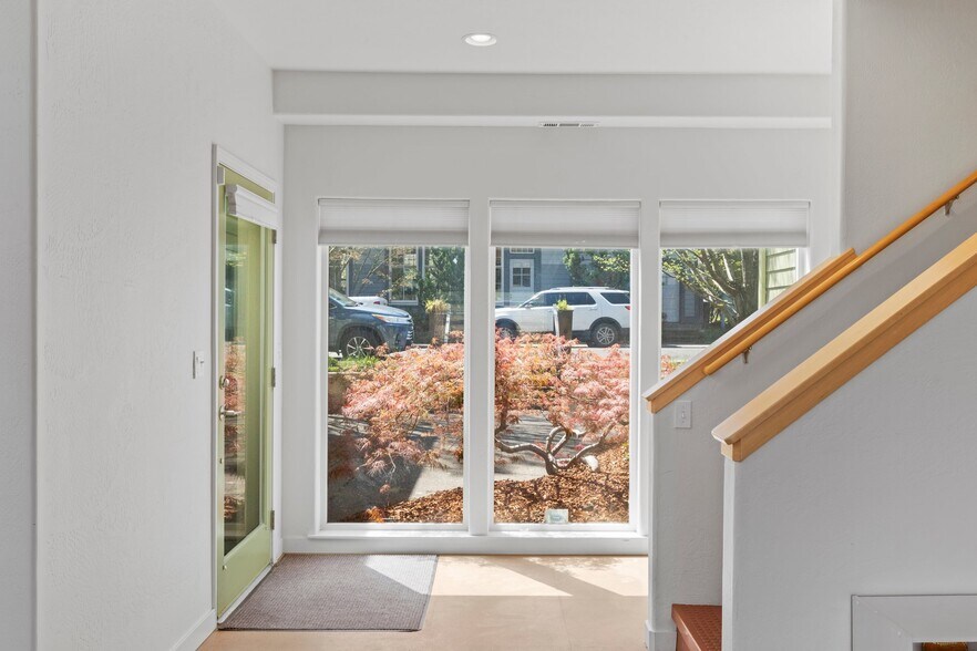 More Photos Of 621-629 A St, Ashland Storefront Retail Residential For Sale