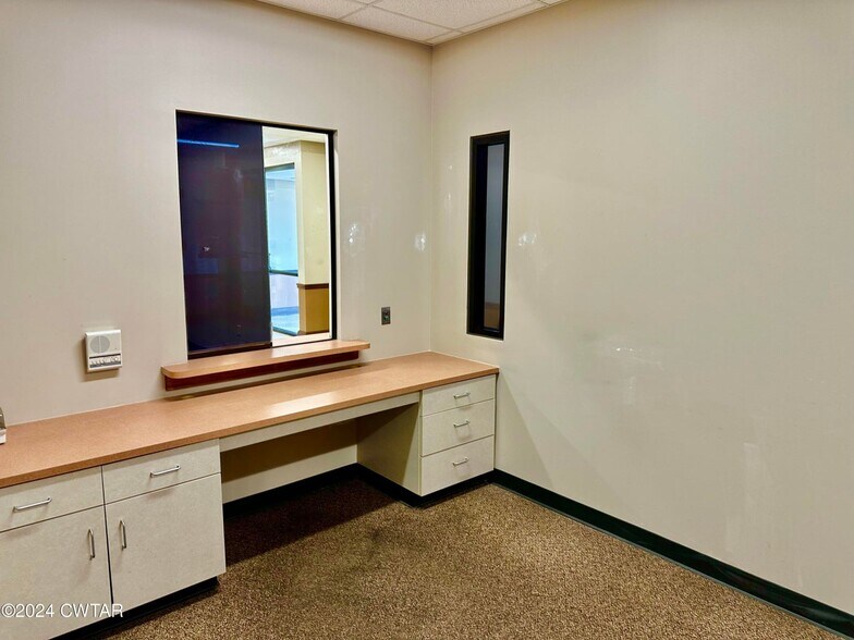 More Photos Of 2214 Osborne St, Humboldt Medical For Sale