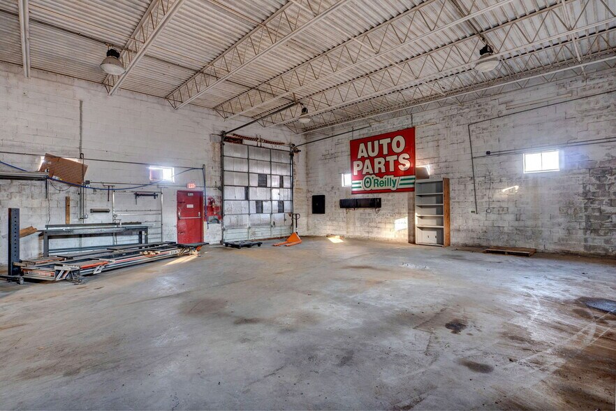 More Photos Of 504 Airport Rd, Crane Warehouse For Sale