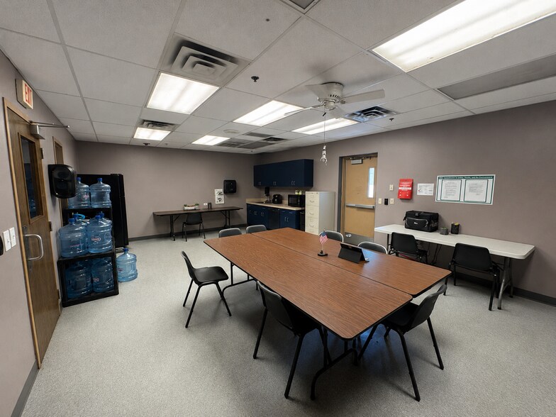 More Photos Of 2101 S Kelly Ave, Edmond Distribution For Lease