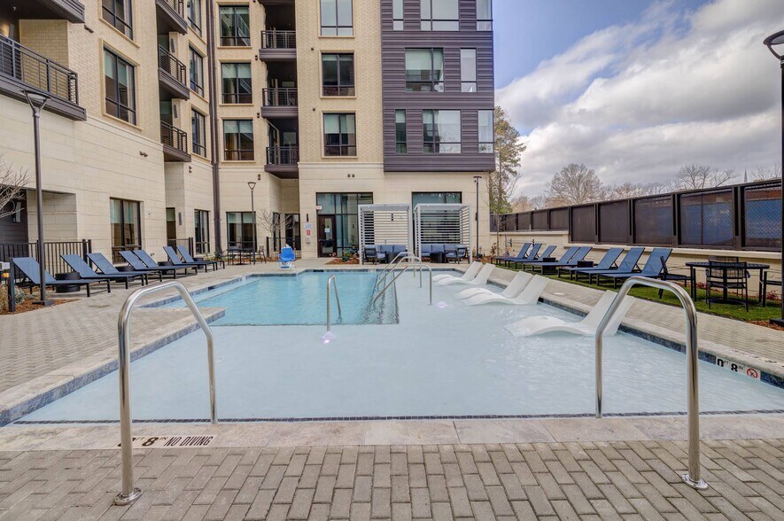 More Photos Of 352 S Walker St, Cary Apartments For Lease