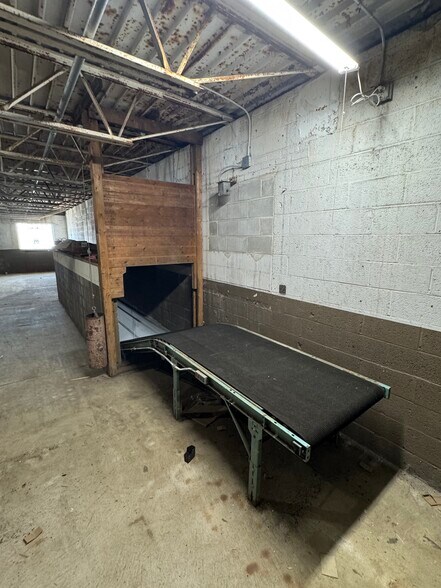 More Photos Of 311 N Superior St, Appleton Warehouse For Sale