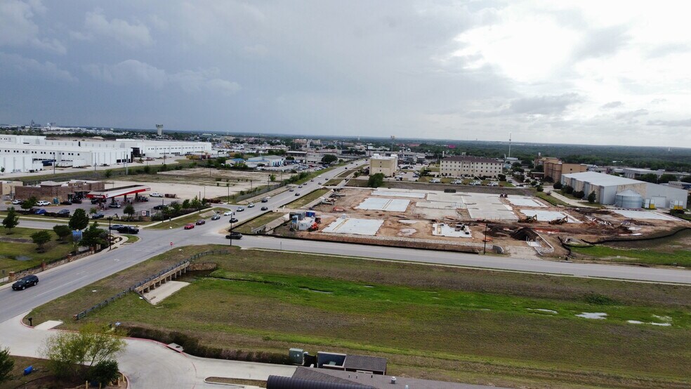 More Photos Of The Corner on Main, Buda Restaurant For Lease