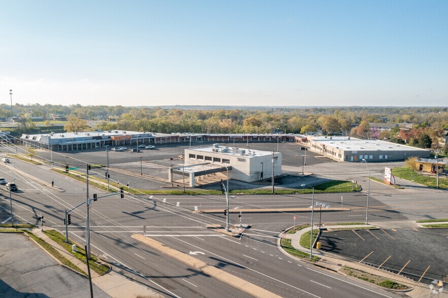 More Photos Of 6801-6859 Longview Rd, Kansas City Unknown For Lease