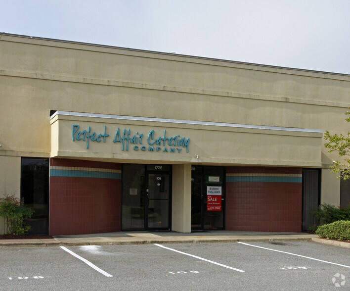 More Photos Of 1728 Virginia Beach Blvd, Virginia Beach Light Distribution For Sale