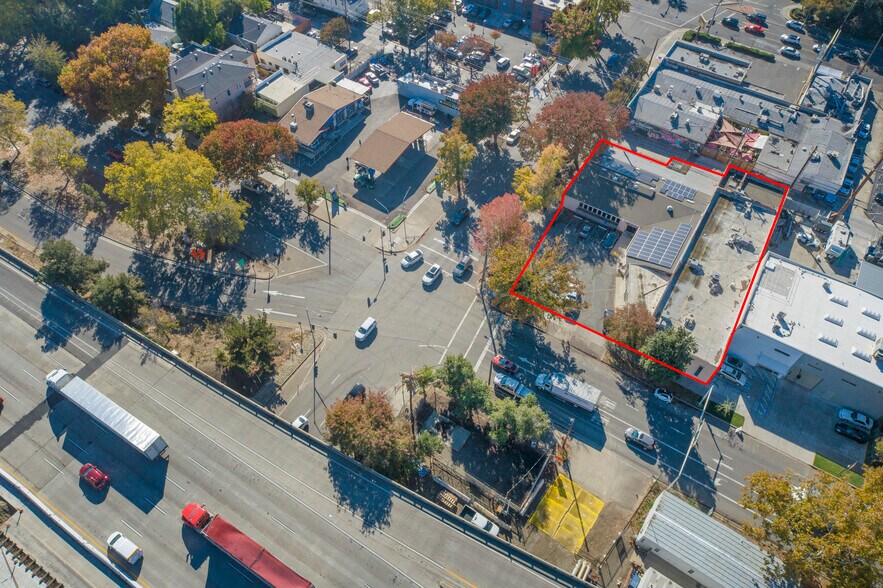 More Photos Of 2414 16th St, Sacramento Office For Sale