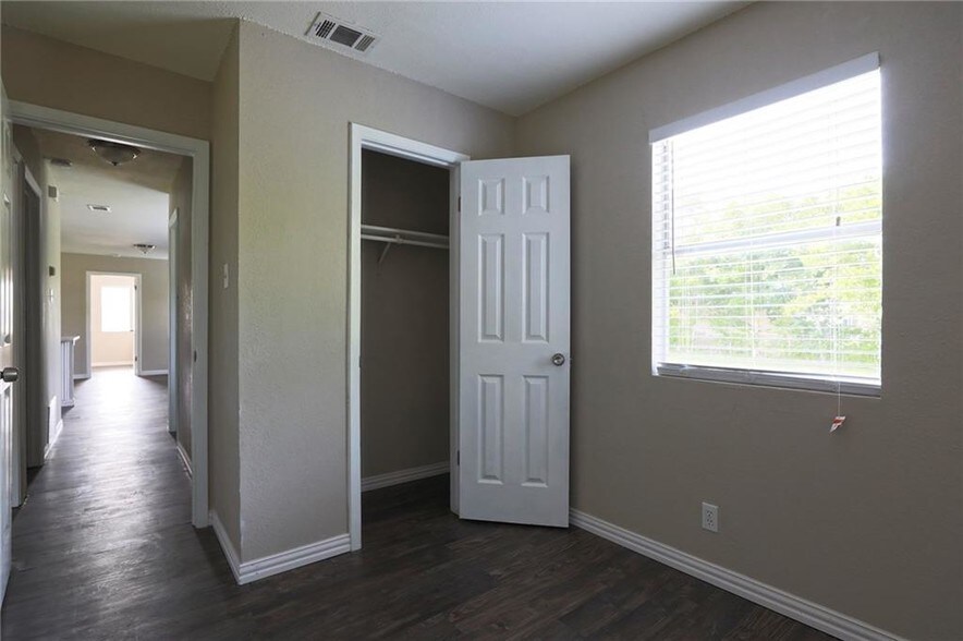 More Photos Of 1410 Ransom St, Pflugerville Office Residential For Lease