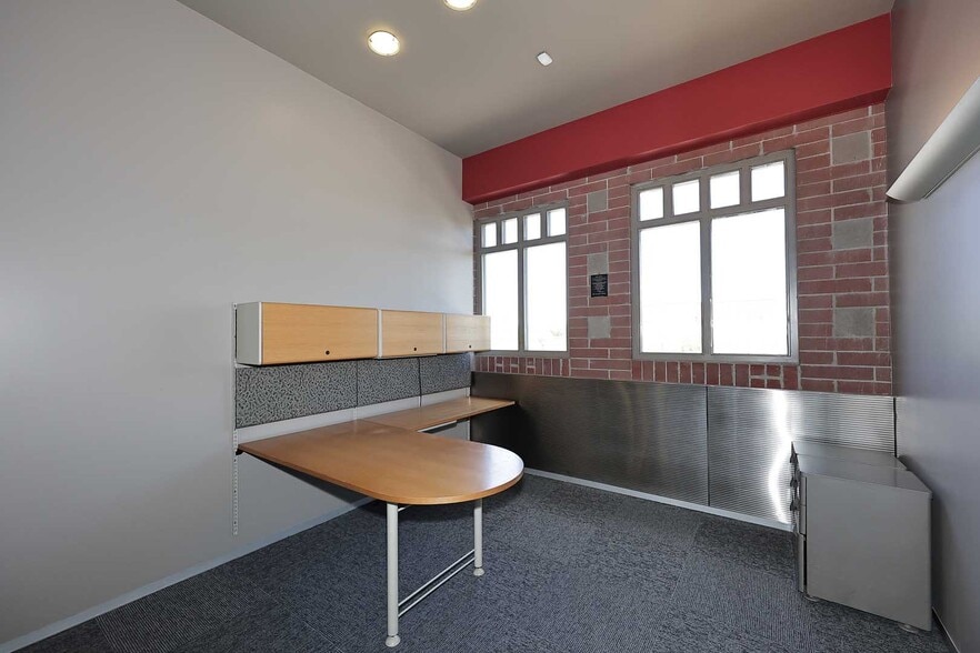 More Photos Of 2812 N Norwalk, Mesa Office For Sale