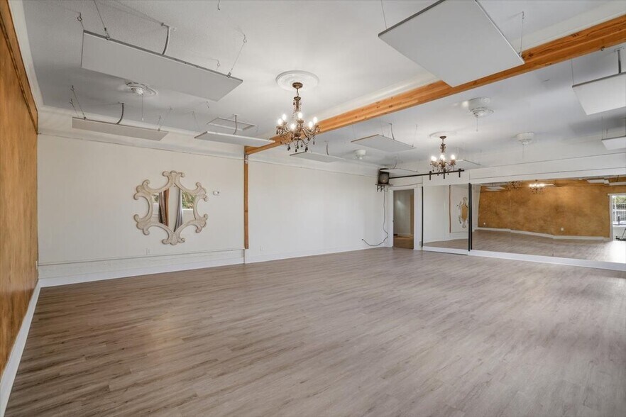 More Photos Of 145 N Market St, Wailuku Storefront Retail Residential For Lease