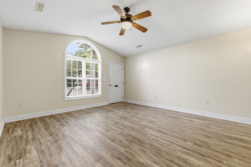 More Photos Of 100 Garden Manor Ct, Murrells Inlet Apartments For Sale