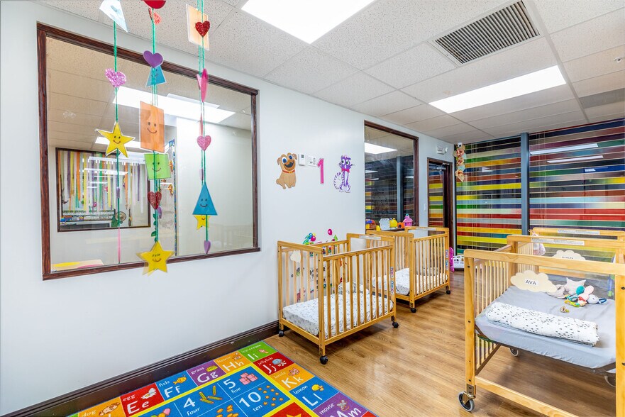 More Photos Of 25 SW 9th St, Miami Coworking Space