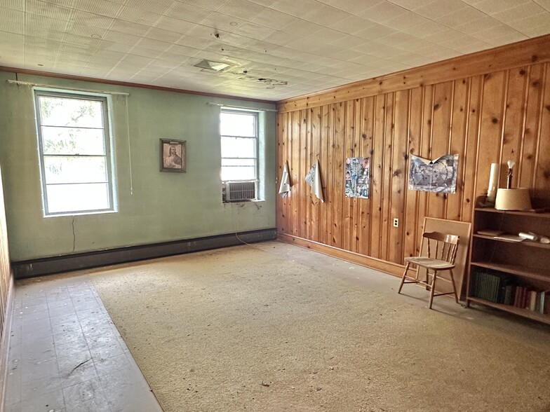More Photos Of 206 Church St, Vienna Religious Facility For Sale