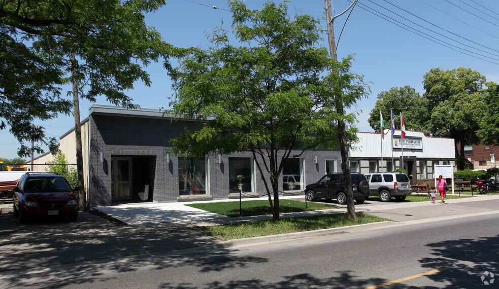 More Photos Of 60 Caledonia Rd, Toronto Manufacturing For Sale