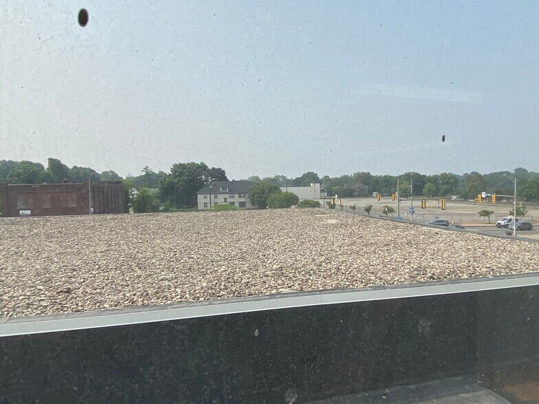 More Photos Of 1400 St Paul St, Rochester Showroom For Lease